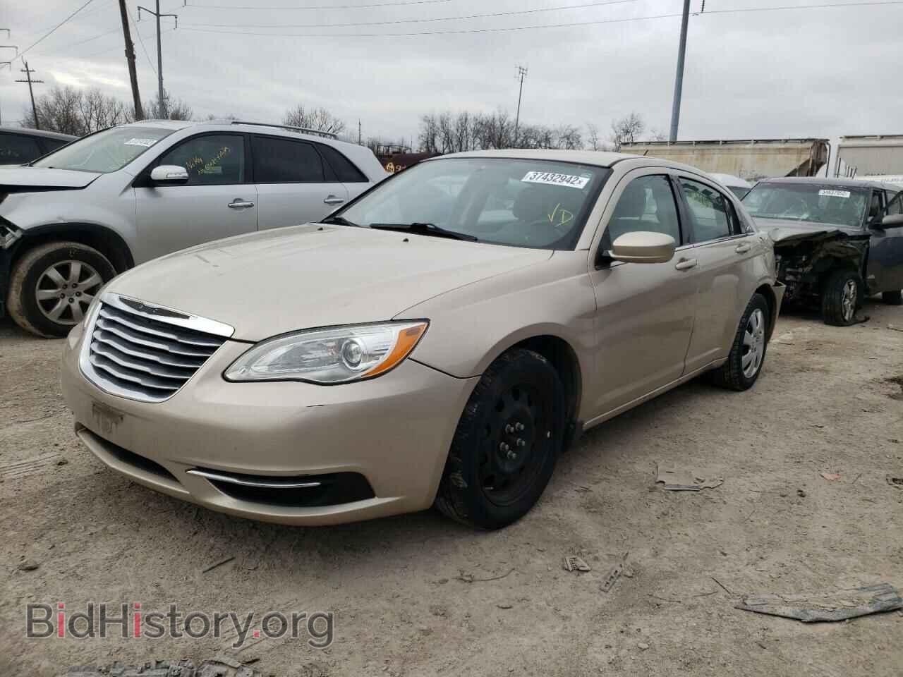 2013 CHRYSLER 200 - VIN: 1C3CCBAB9DN689758 - Фото 2