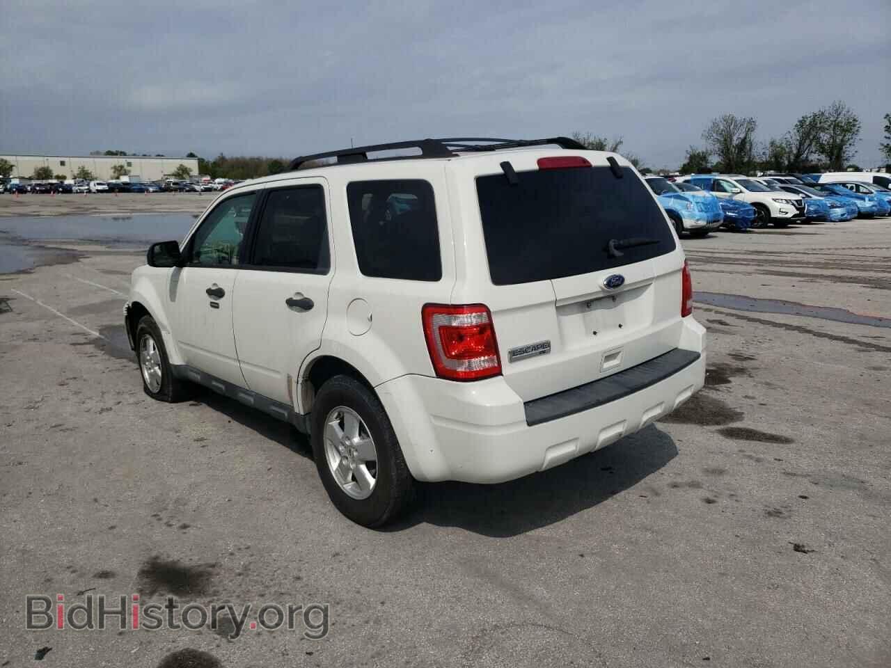 2011 FORD ESCAPE - VIN: 1FMCU0D75BKA19719 - Фото 3