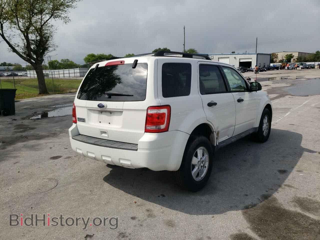 2011 FORD ESCAPE - VIN: 1FMCU0D75BKA19719 - Фото 4