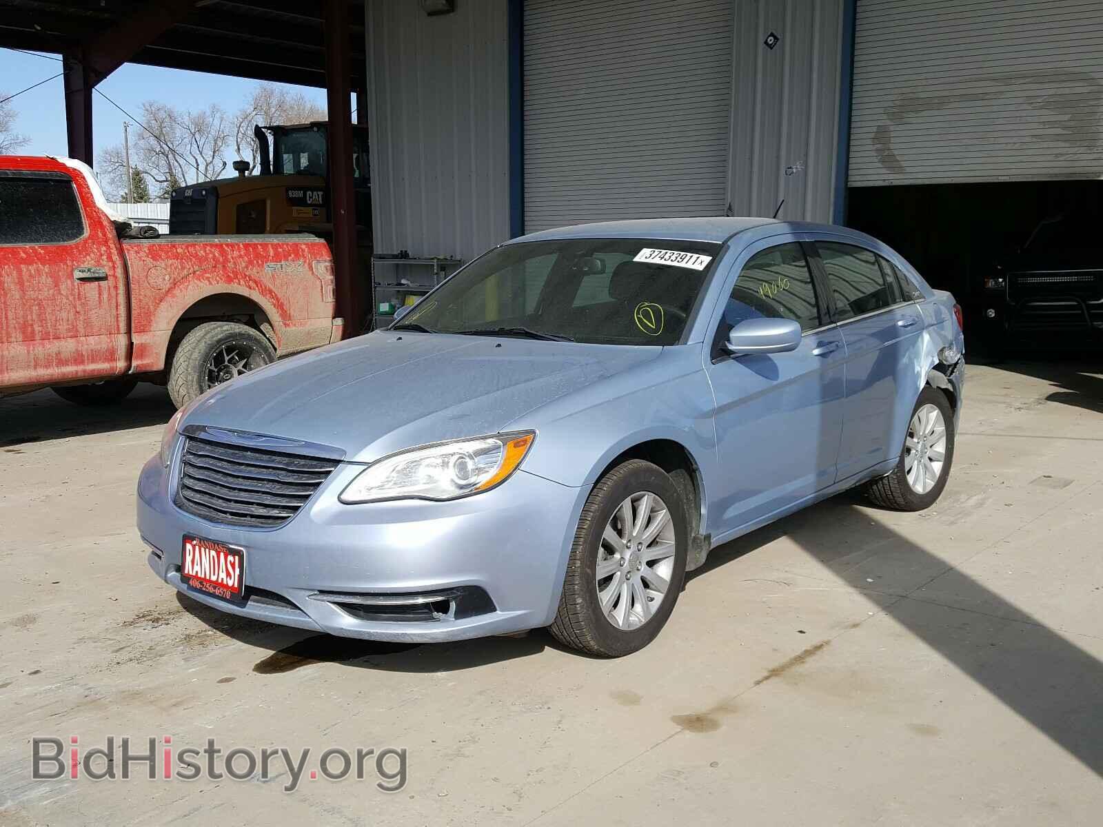 2013 CHRYSLER 200 - VIN: 1C3CCBBB2DN692449 - Фото 2