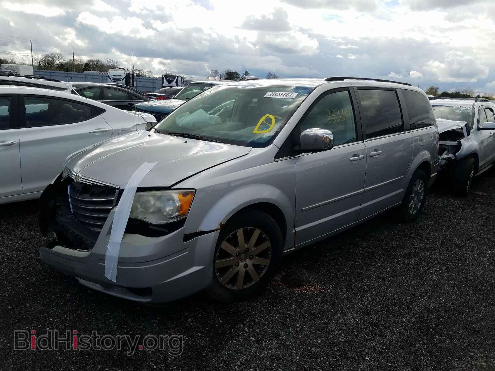 2008 CHRYSLER MINIVAN - VIN: 2A8HR54P38R842547 - Фото 2