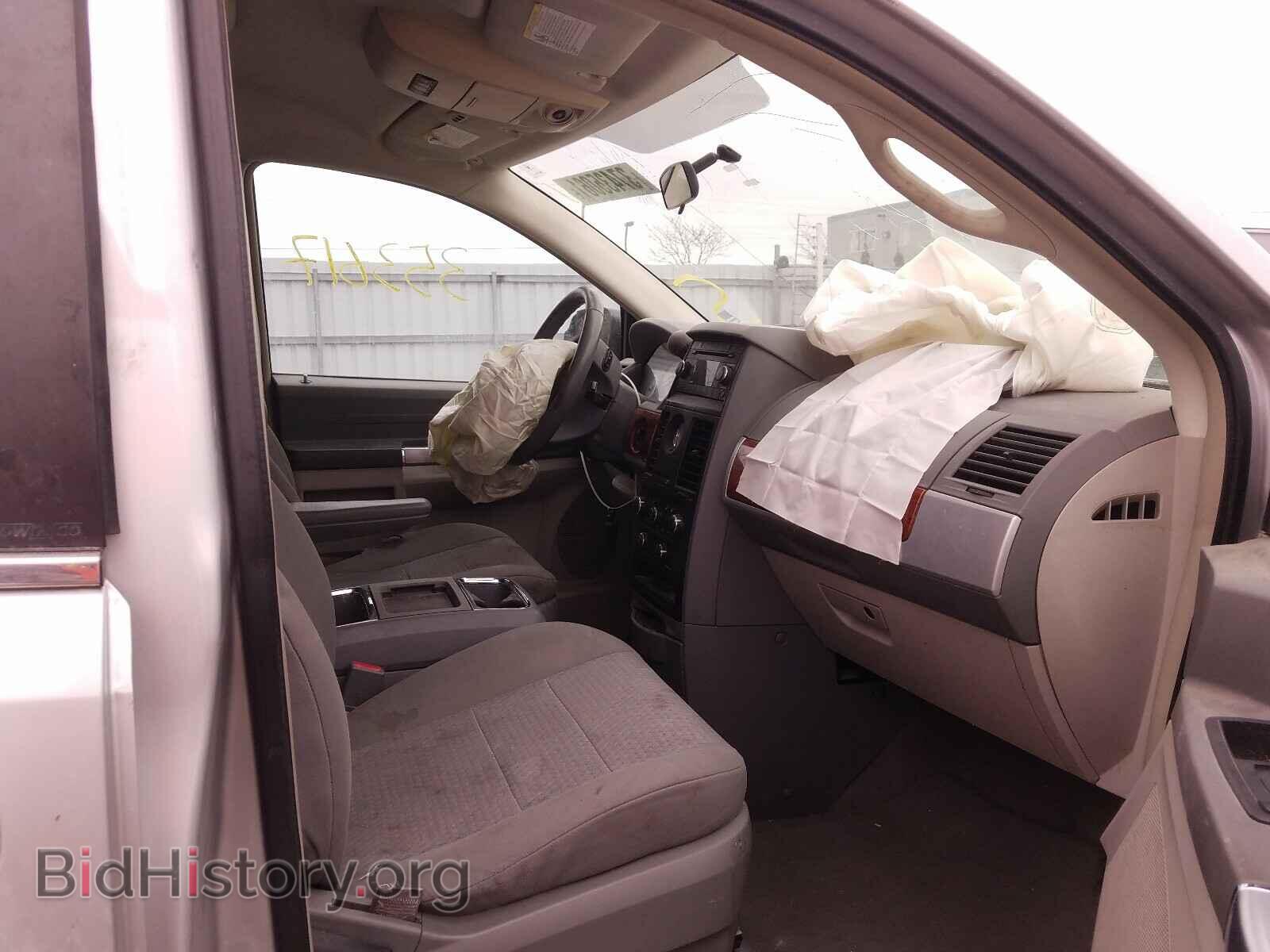 2008 CHRYSLER MINIVAN - VIN: 2A8HR54P38R842547 - Фото 5