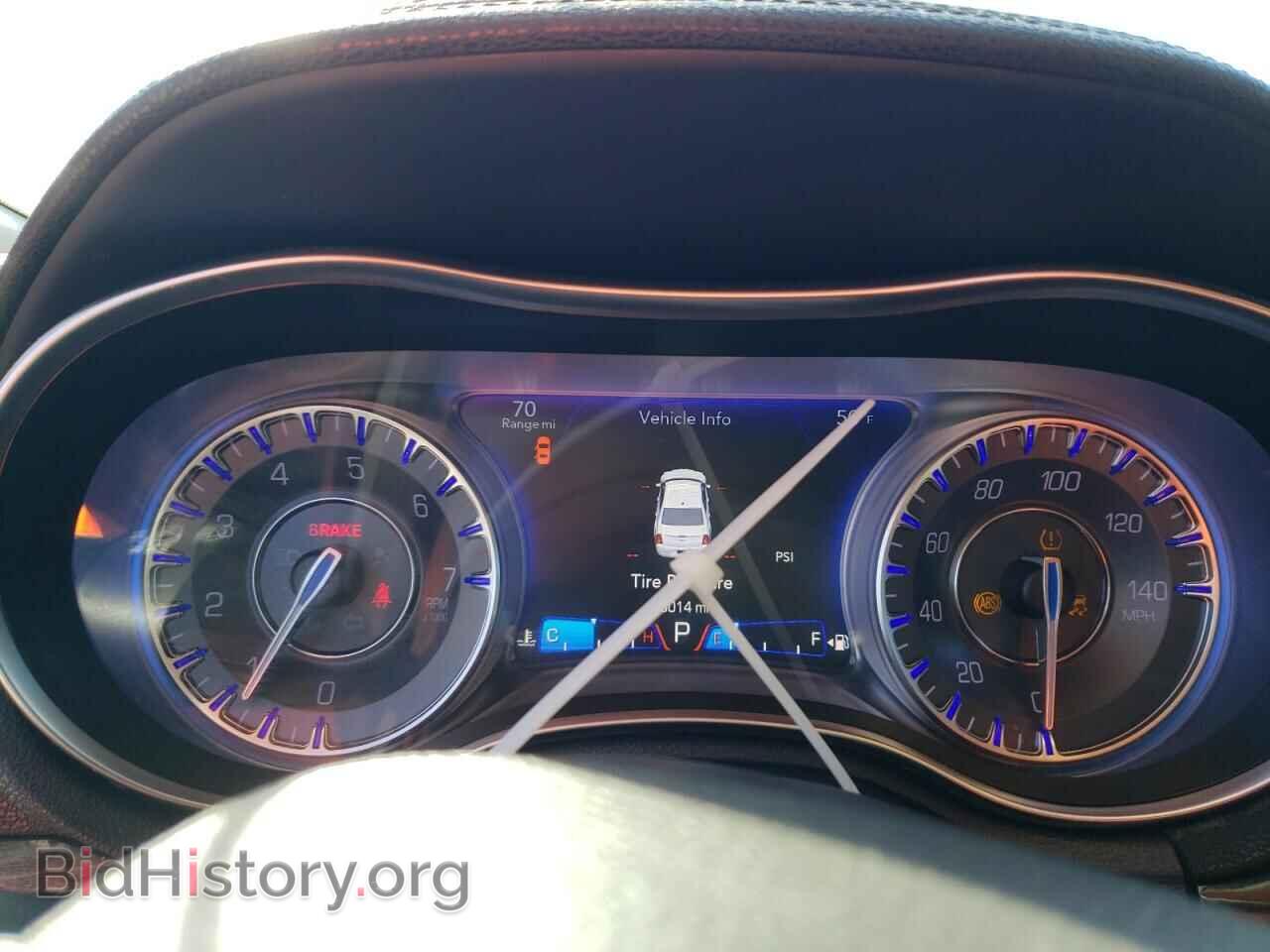 2015 CHRYSLER 300 - VIN: 2C3CCAAG7FH931254 - Фото 9