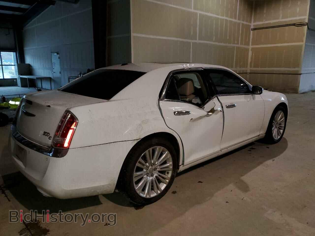 2011 CHRYSLER 300 - VIN: 2C3CA6CT8BH585447 - Фото 3