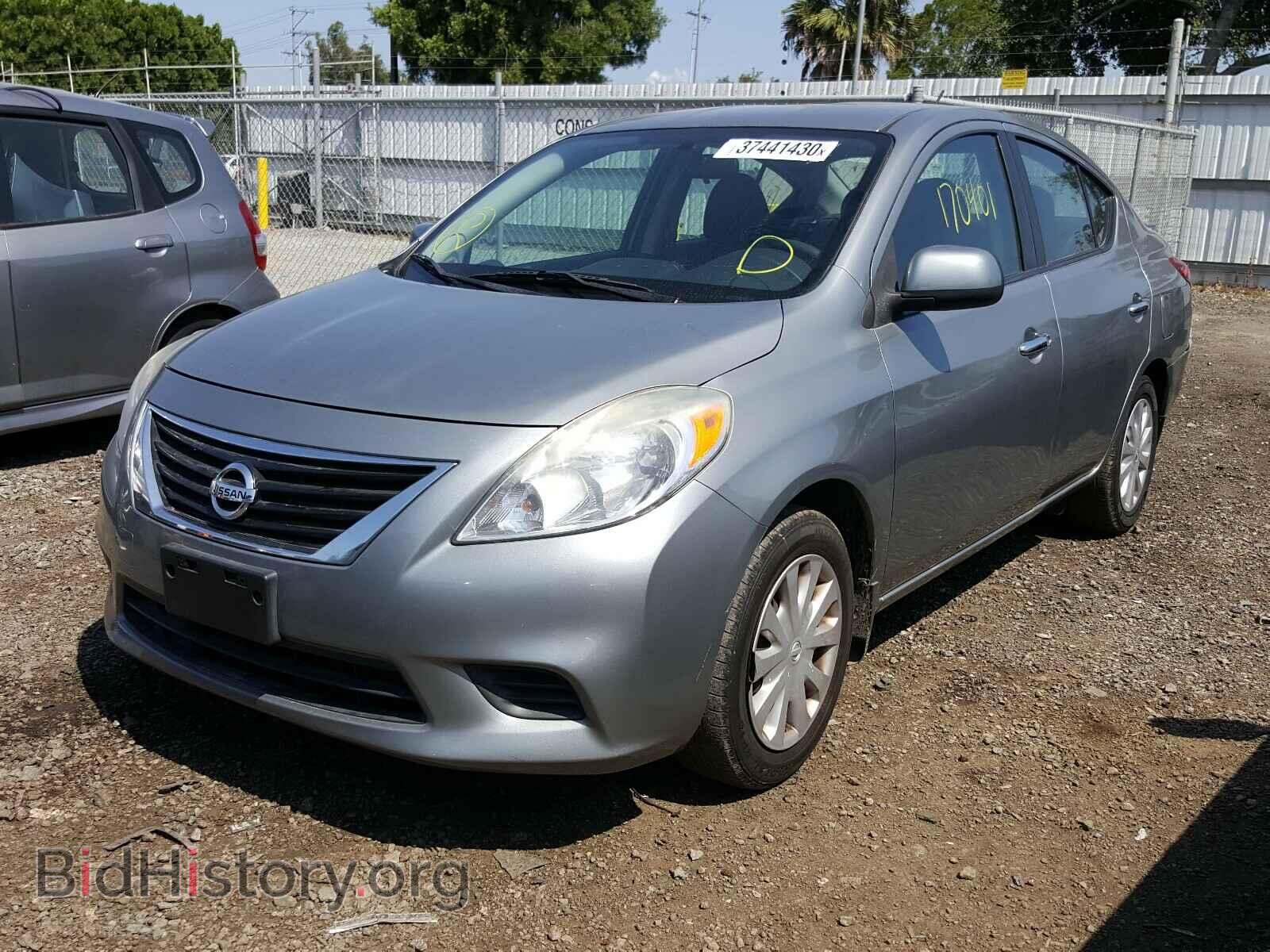 2013 NISSAN VERSA - VIN: 3N1CN7AP2DL859122 - Фото 2