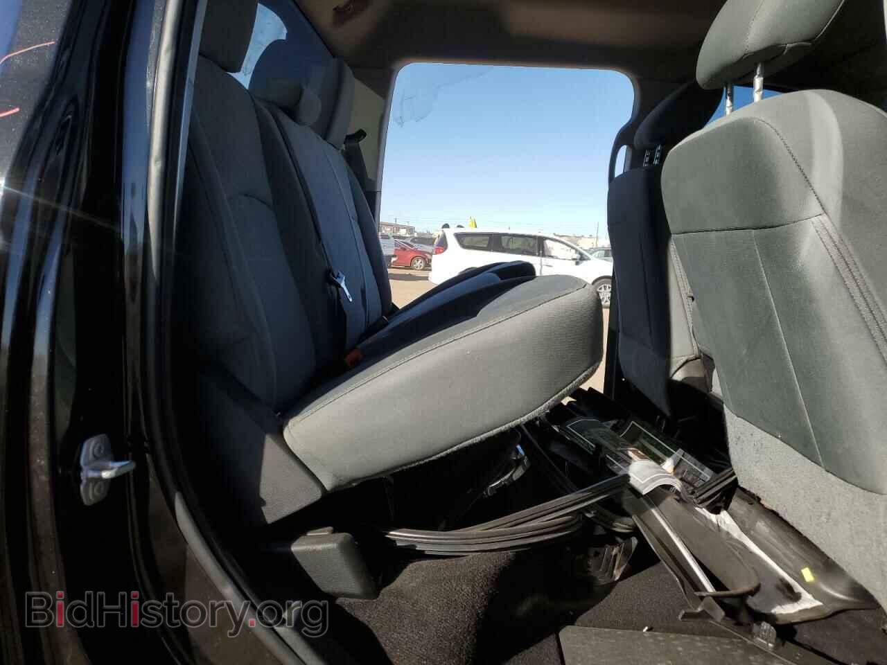 2017 RAM All Models - VIN: 3C6UR5CJ4HG630403 - Photo 10