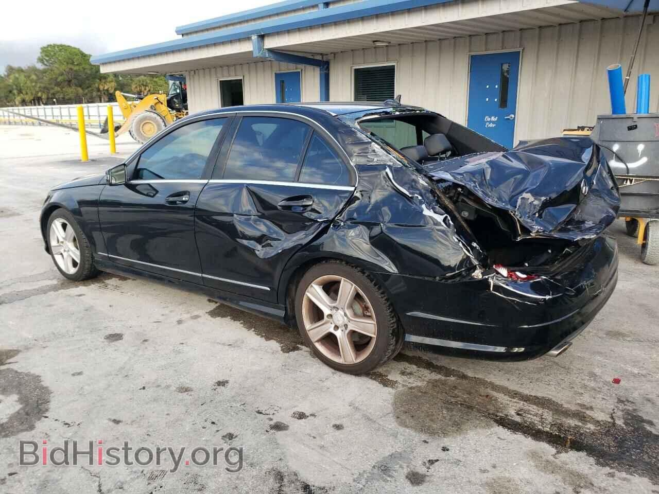 2011 MERCEDES-BENZ C-CLASS - VIN: WDDGF5EB9BA520446 - Фото 2