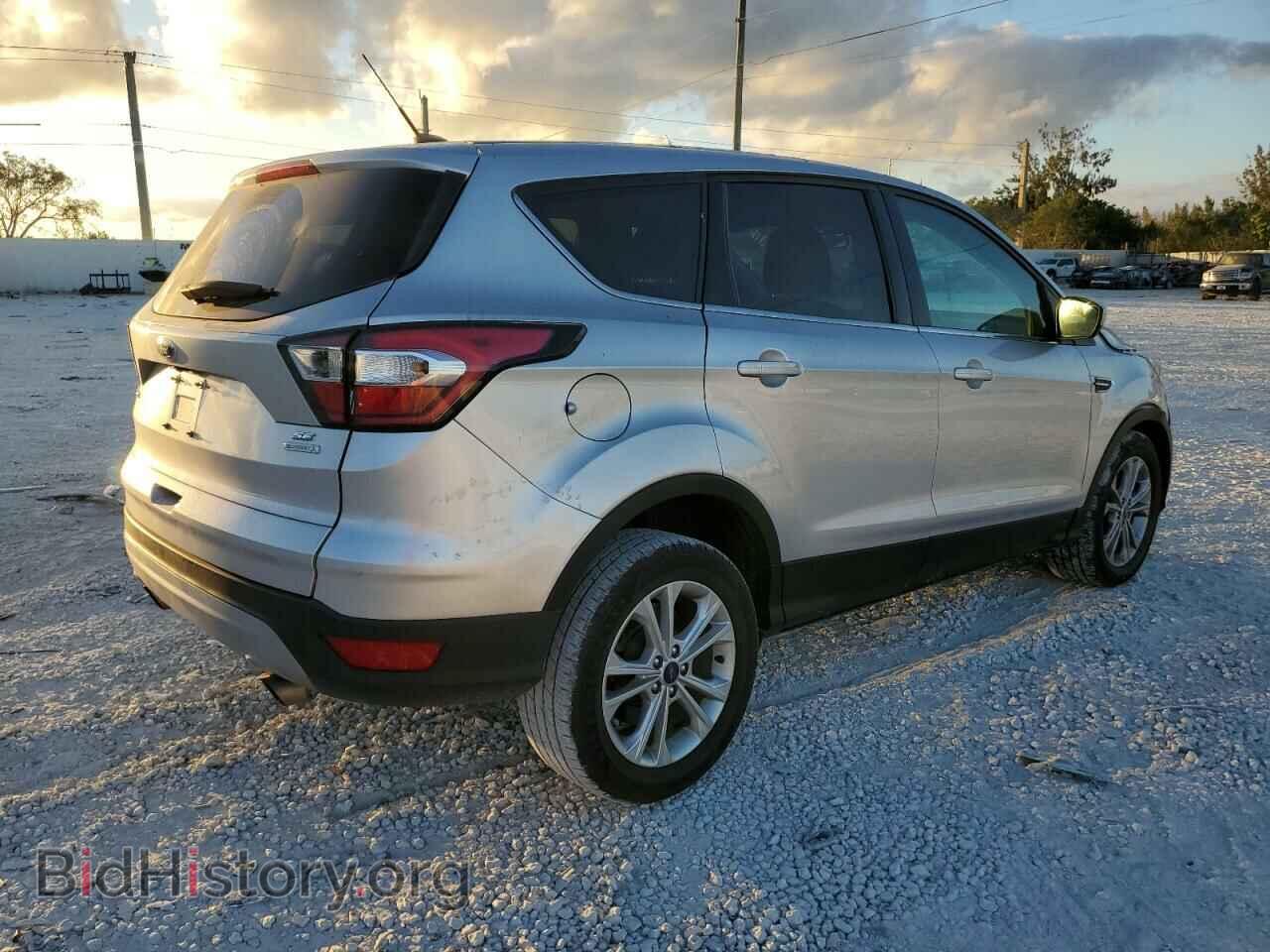 2017 FORD ESCAPE - VIN: 1FMCU0G90HUB67397 - Фото 3