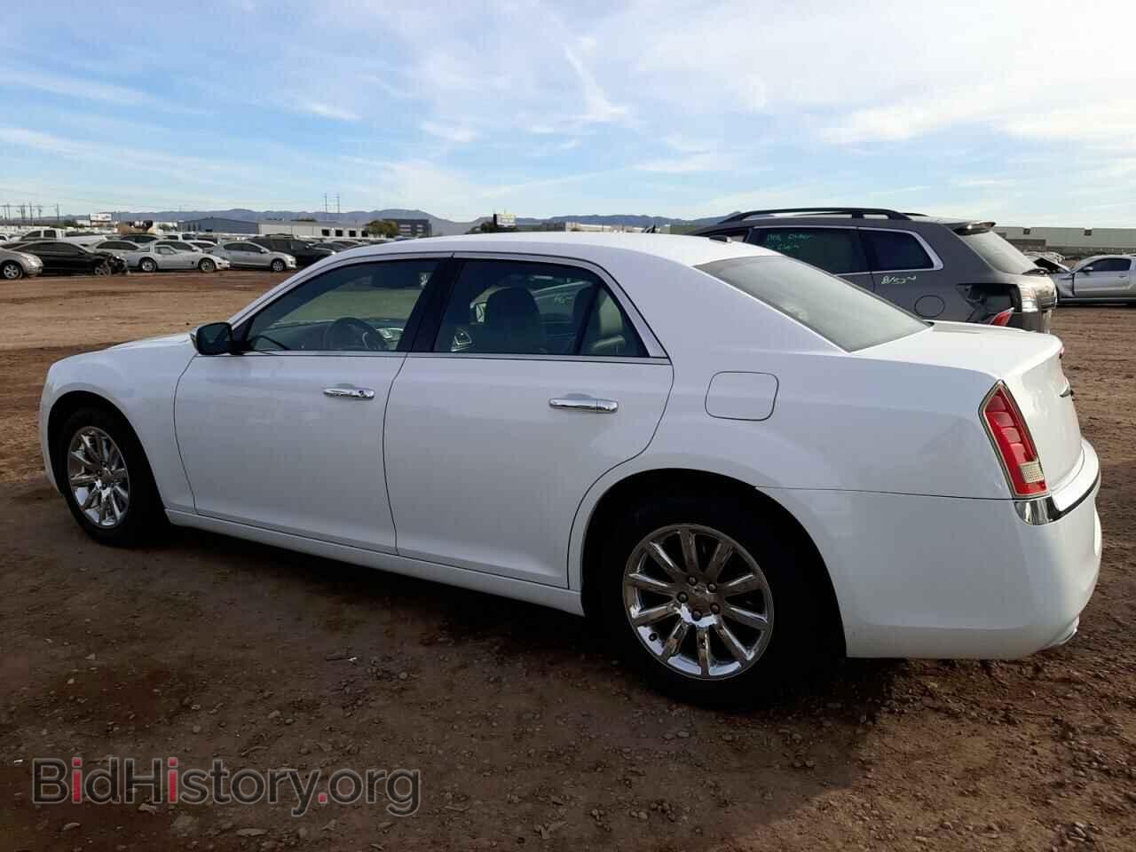 2011 CHRYSLER 300 - VIN: 2C3CA5CG3BH584042 - Фото 2