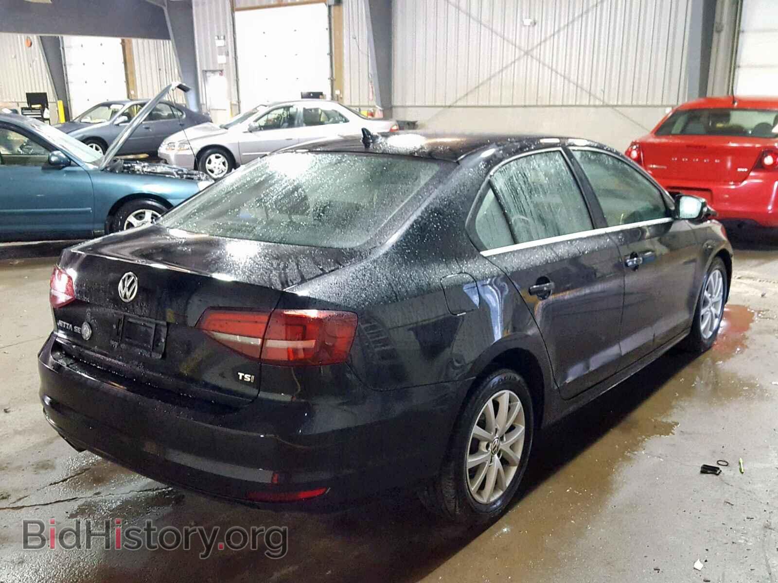 2017 VOLKSWAGEN JETTA - VIN: 3VWDB7AJ0HM341058 - Фото 4