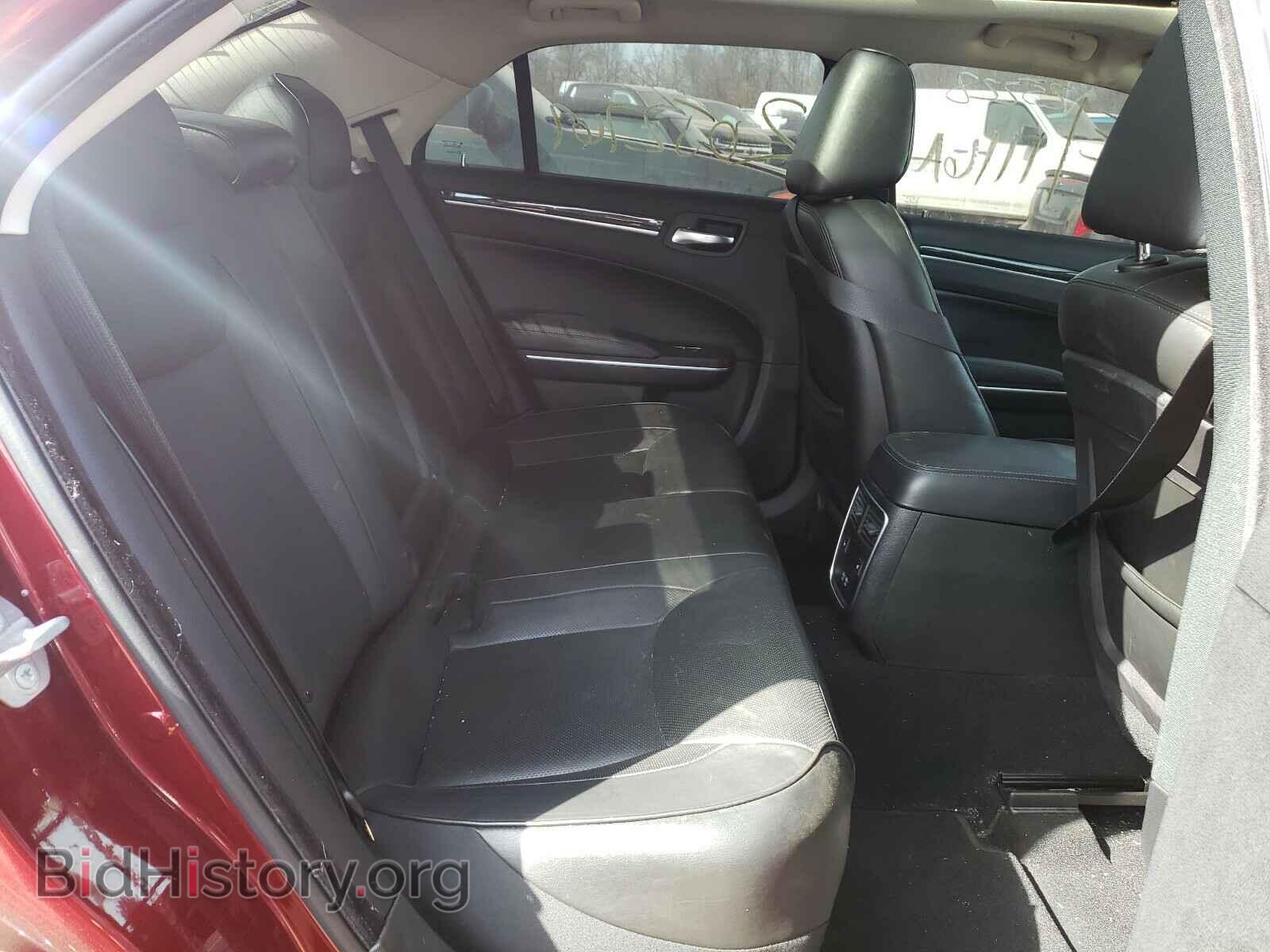 2019 CHRYSLER 300 - VIN: 2C3CCAKG3KH569898 - Фото 6