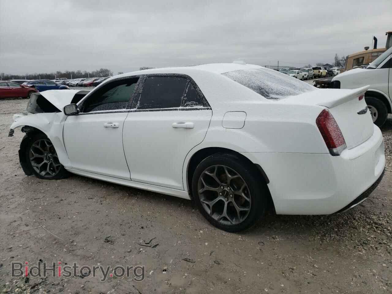 2018 CHRYSLER 300 - VIN: 2C3CCABG0JH141060 - Фото 2