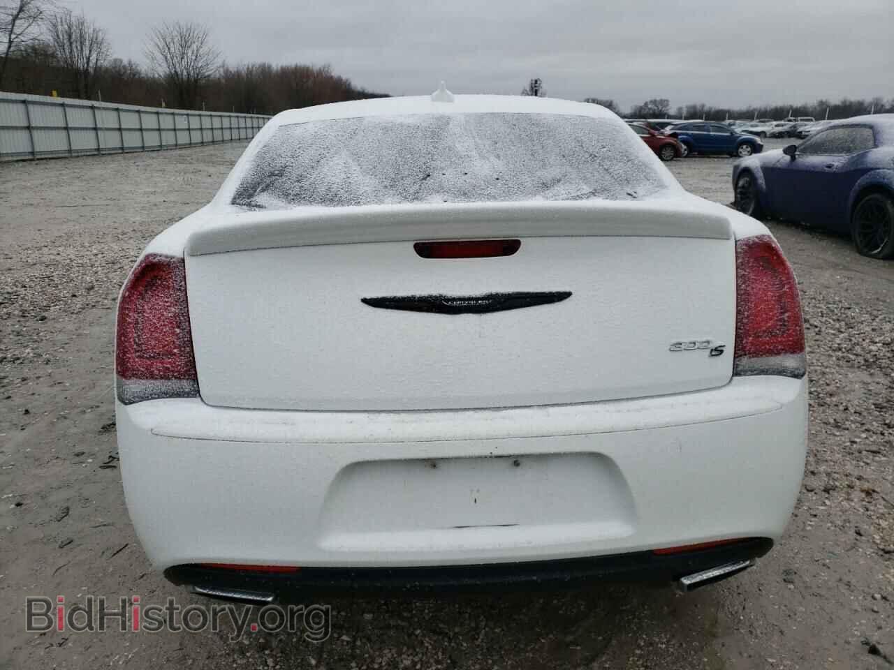 2018 CHRYSLER 300 - VIN: 2C3CCABG0JH141060 - Фото 6