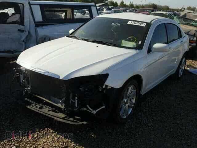 2013 CHRYSLER 200 - VIN: 1C3CCBAB9DN647560 - Фото 2