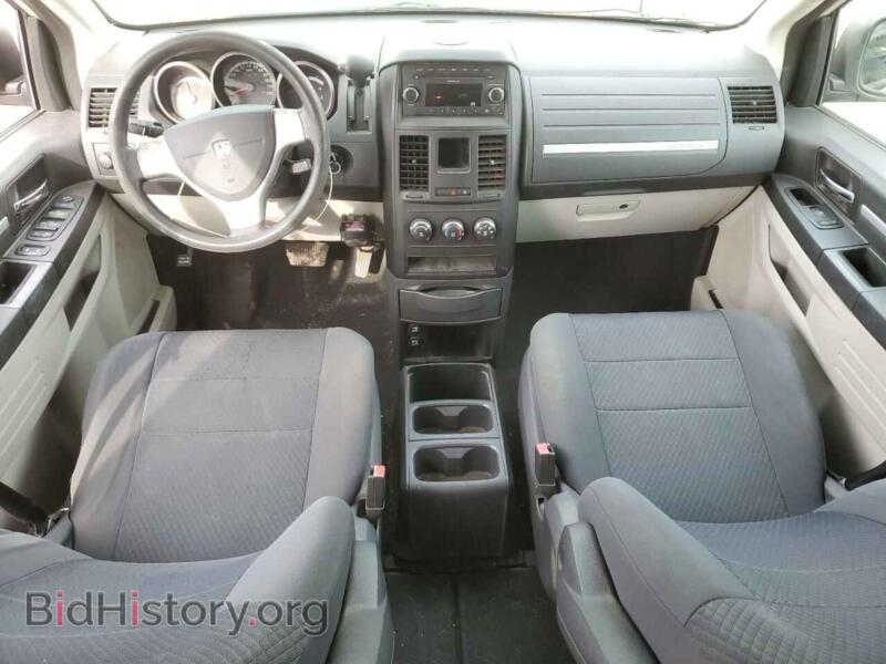 2010 Dodge CARAVAN (VIN 2D4RN4DE3AR228588) — фото 8 из 13