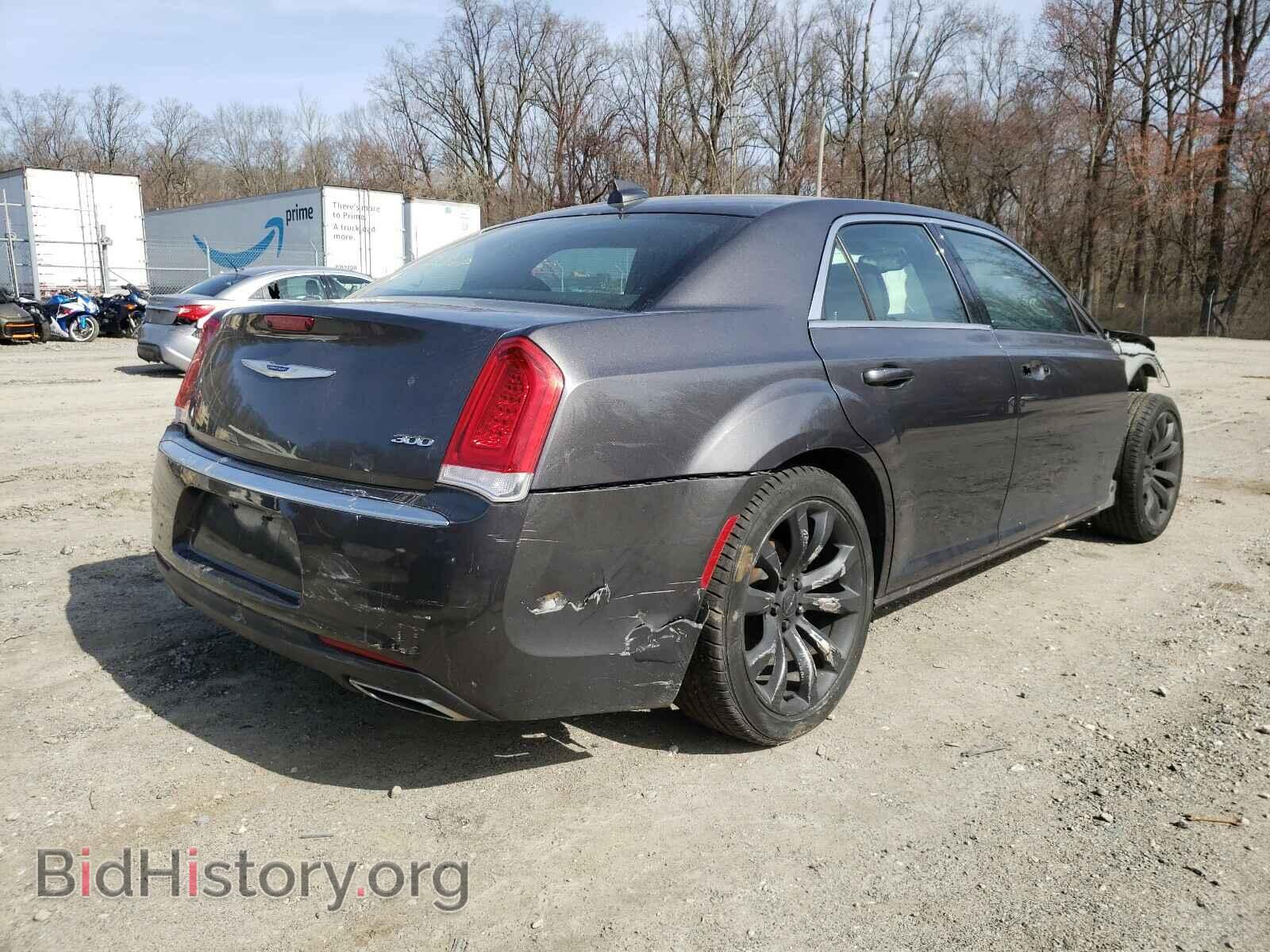 2019 CHRYSLER 300 - VIN: 2C3CCAAG5KH627611 - Фото 4
