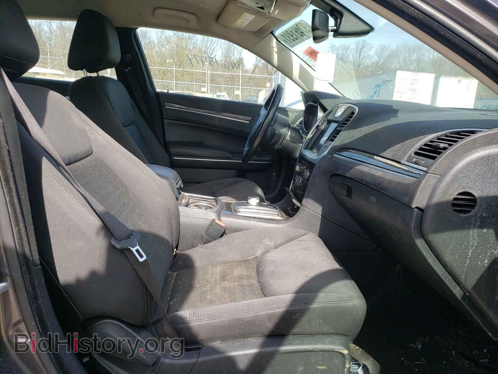 2019 CHRYSLER 300 - VIN: 2C3CCAAG5KH627611 - Фото 5