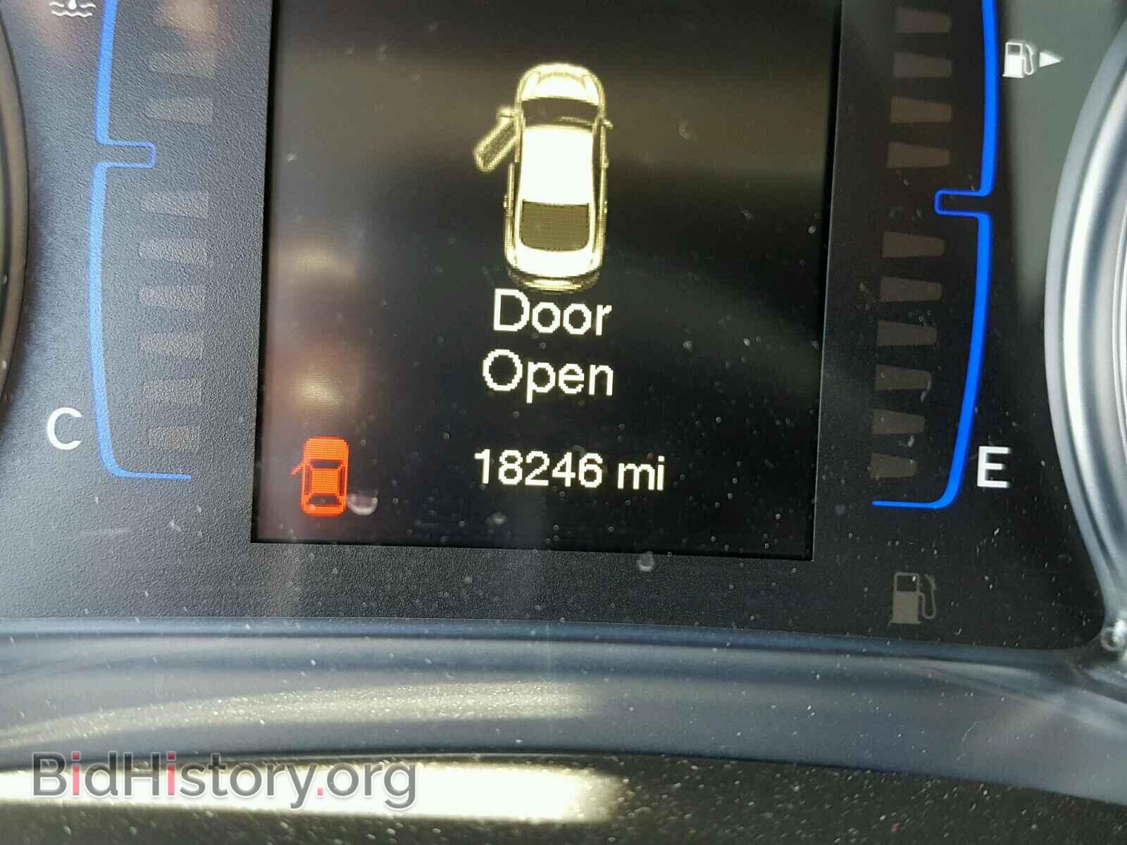 2017 CHRYSLER 200 - VIN: 1C3CCCFB8HN500649 - Фото 8