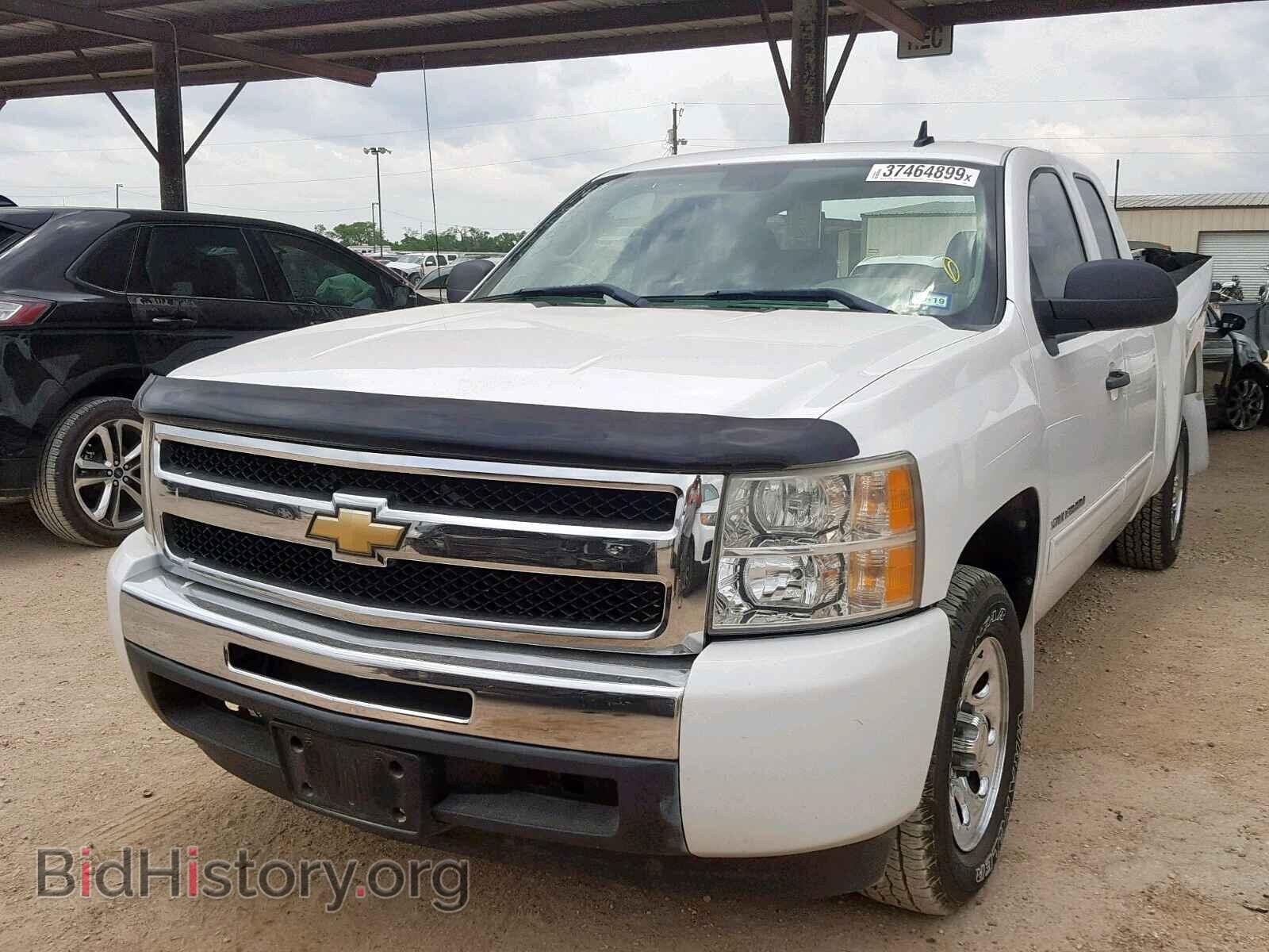 2011 CHEVROLET SILVERADO - VIN: 1GCRCREA9BZ453097 - Photo 2