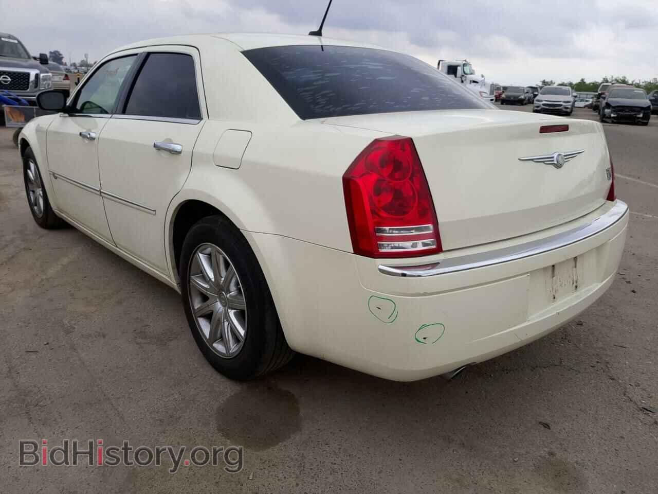 2008 CHRYSLER 300 - VIN: 2C3KA63H18H308090 - Фото 3