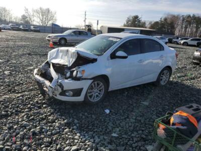 2013 Chevrolet SONIC Sonic LT, белый — VIN 1G1JC5SH7D4186638, Copart