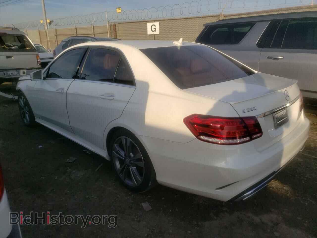 2014 MERCEDES-BENZ E-CLASS - VIN: WDDHF5KB1EB048850 - Фото 2