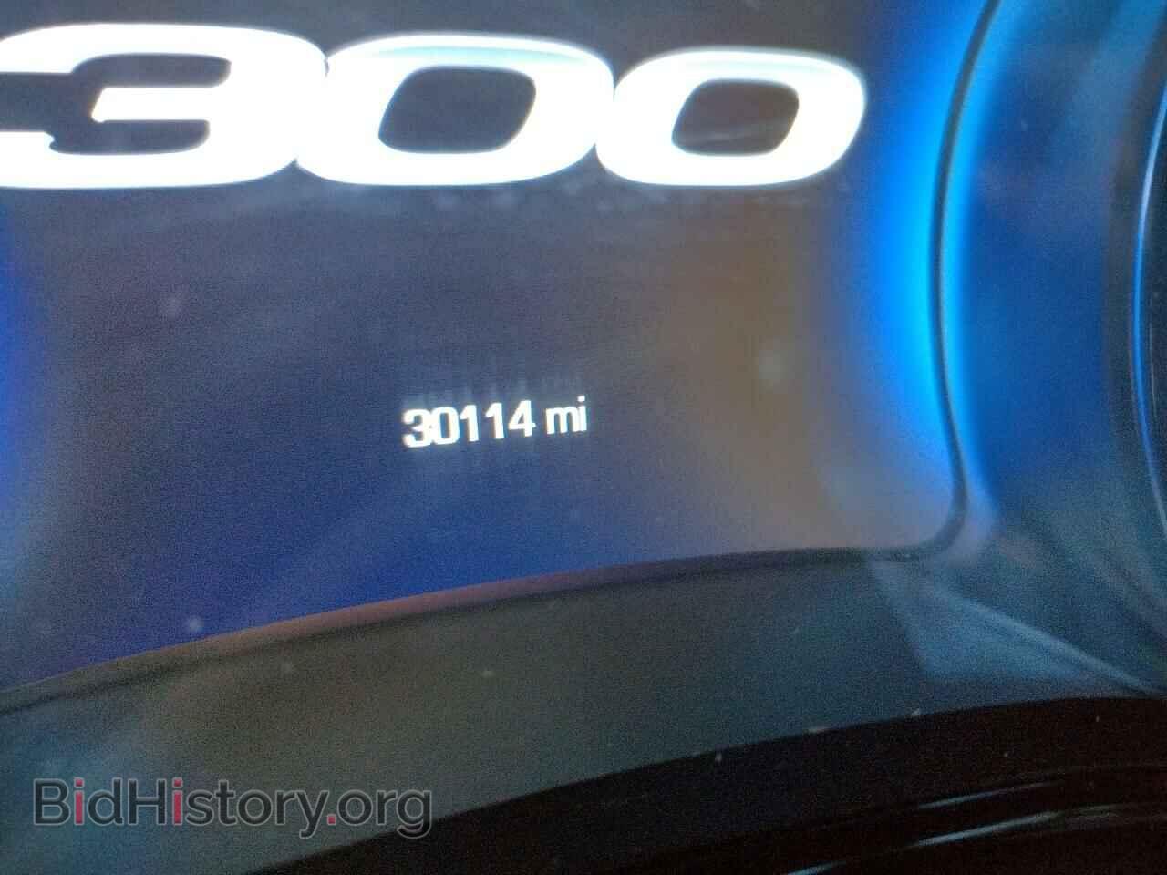 2019 CHRYSLER 300 - VIN: 2C3CCABG2KH697596 - Фото 8