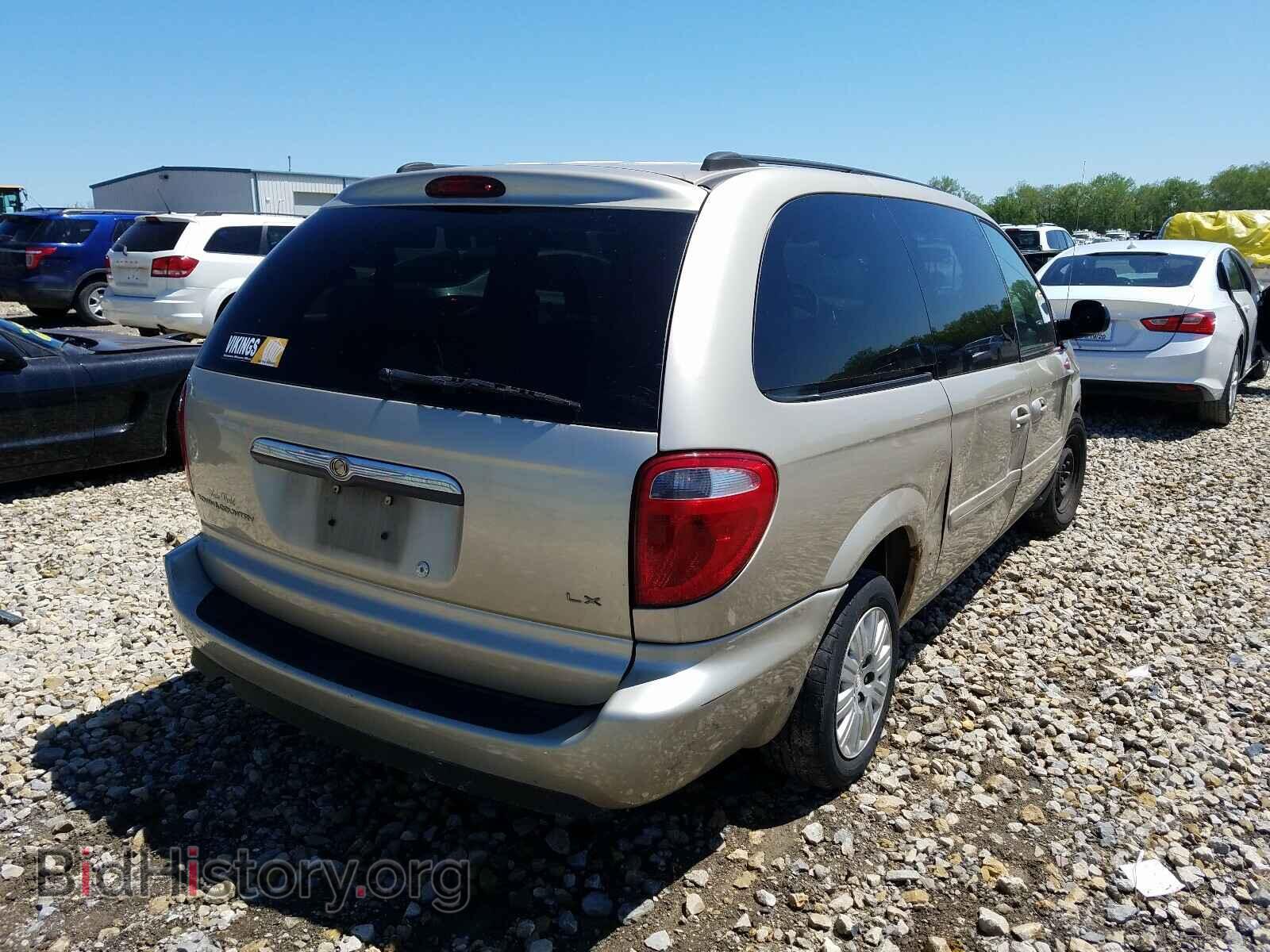2005 CHRYSLER MINIVAN - VIN: 2C4GP44RX5R591252 - Фото 4