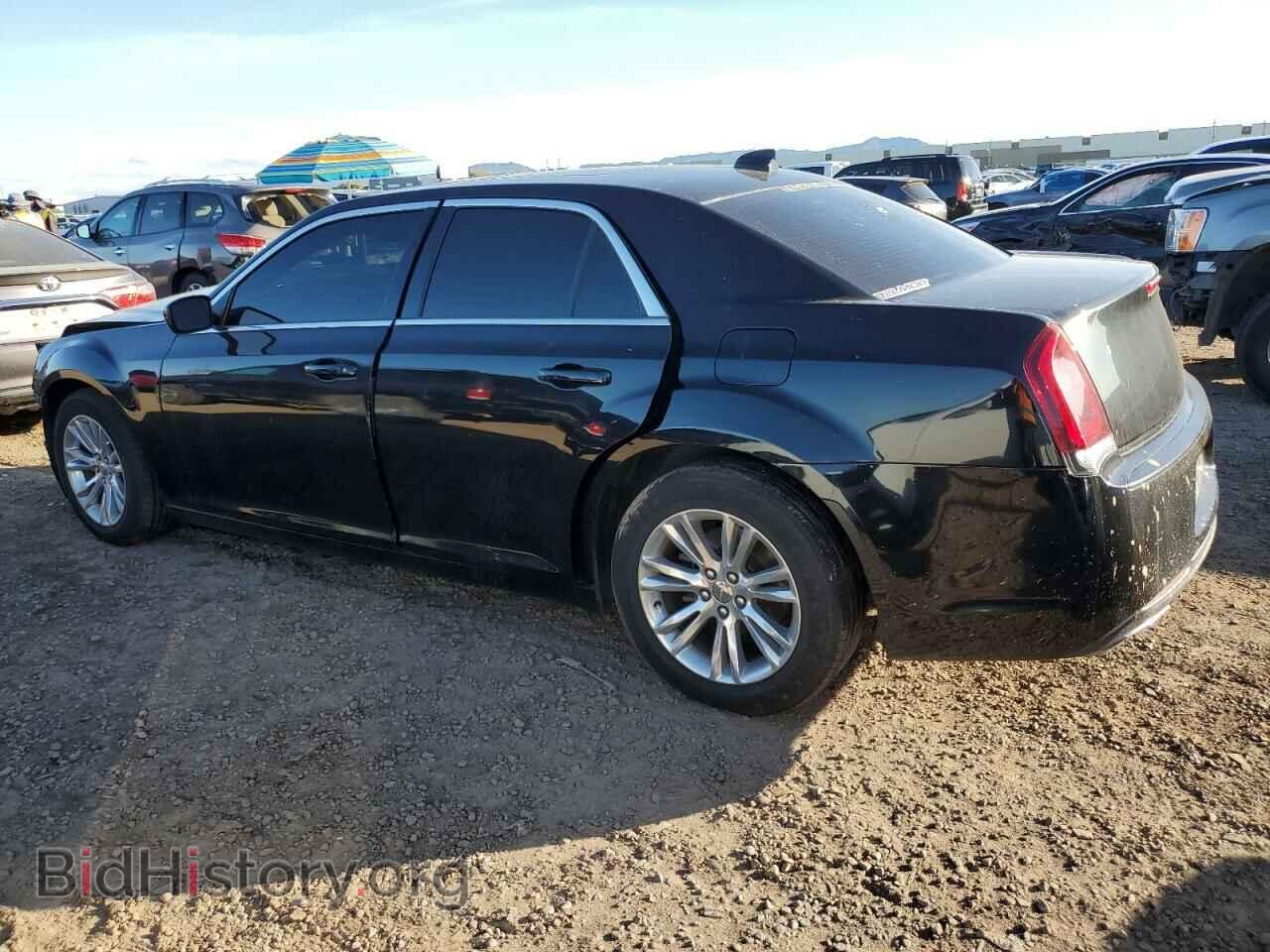 2017 CHRYSLER 300 - VIN: 2C3CCAAG9HH588059 - Фото 2