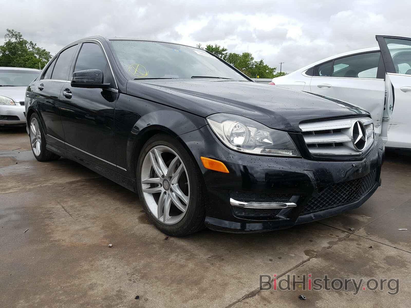 Photo WDDGF4HB2DR269439 - MERCEDES-BENZ C CLASS 2013