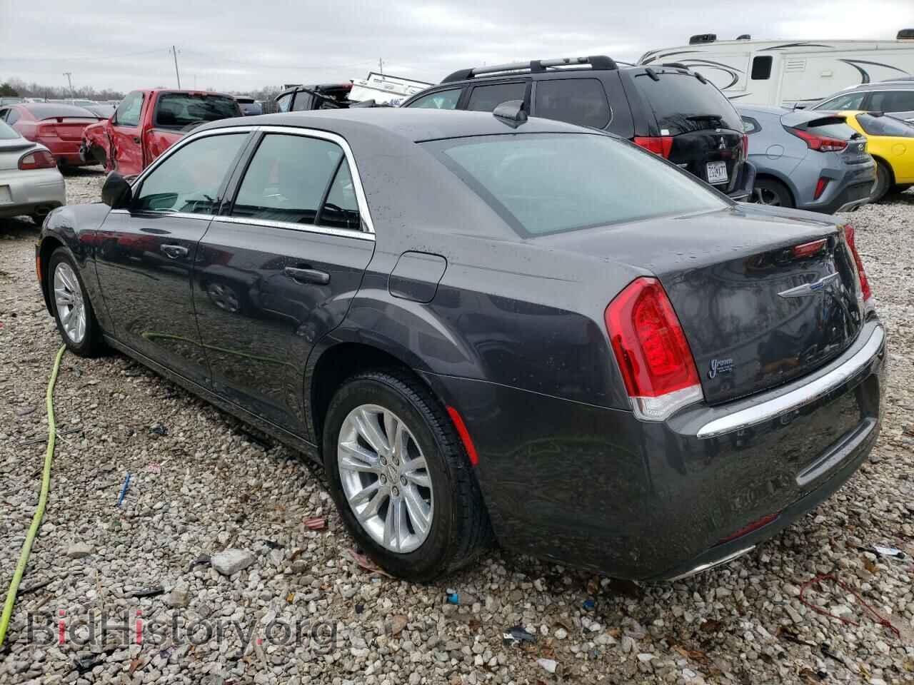 2019 CHRYSLER 300 - VIN: 2C3CCAAG9KH561435 - Фото 2