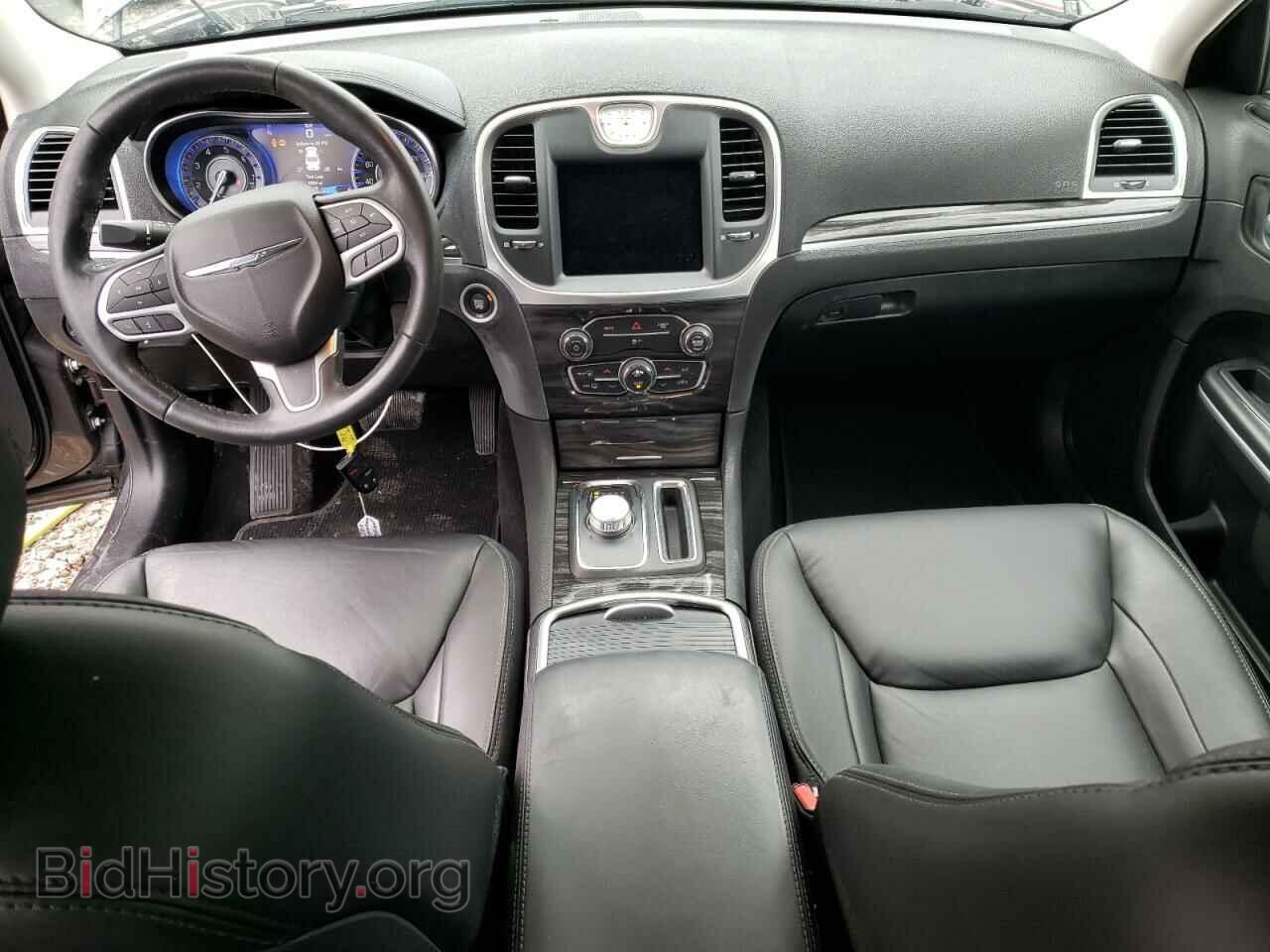 2019 CHRYSLER 300 - VIN: 2C3CCAAG9KH561435 - Фото 8