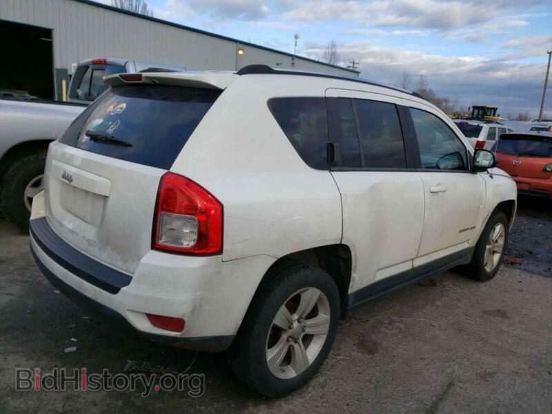 2011 Jeep COMPASS (VIN 1J4NF1FB0BD259421) — фото 3 из 13
