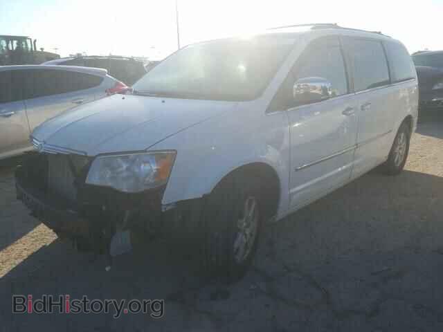 2010 CHRYSLER MINIVAN - VIN: 2A4RR8D13AR449060 - Photo 2