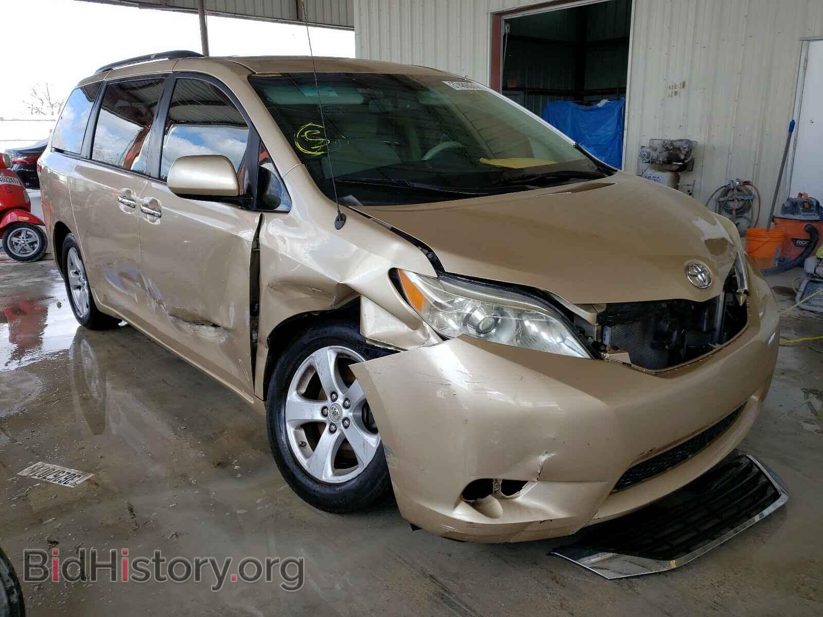 Photo 5TDKK3DC0CS189498 - TOYOTA SIENNA 2012