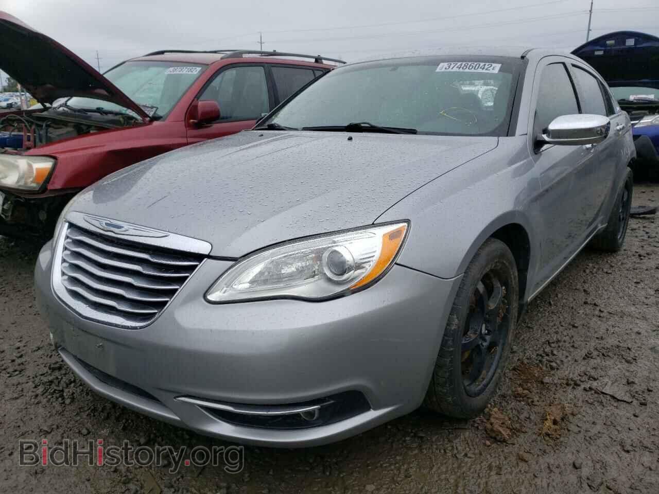 2013 CHRYSLER 200 - VIN: 1C3CCBCG0DN720324 - Фото 2