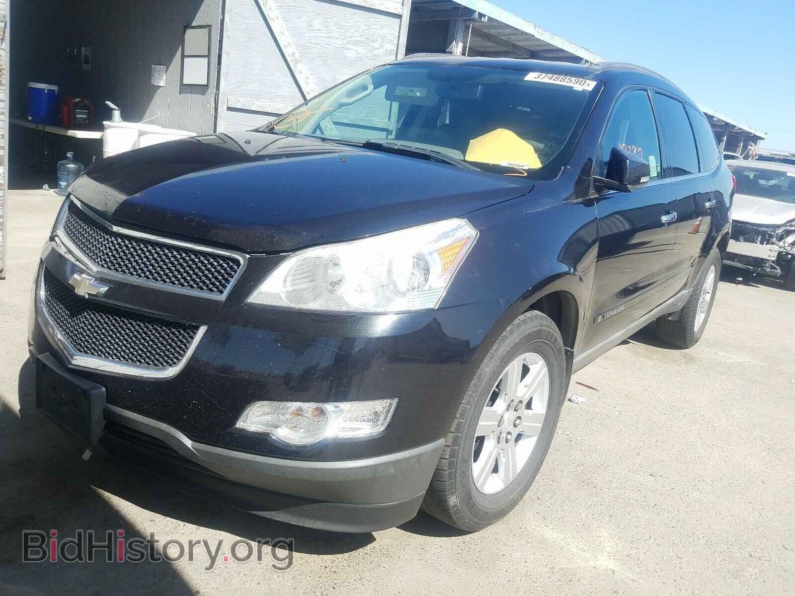 2010 CHEVROLET TRAVERSE - VIN: 1GNLRFED7AS101082 - Фото 2