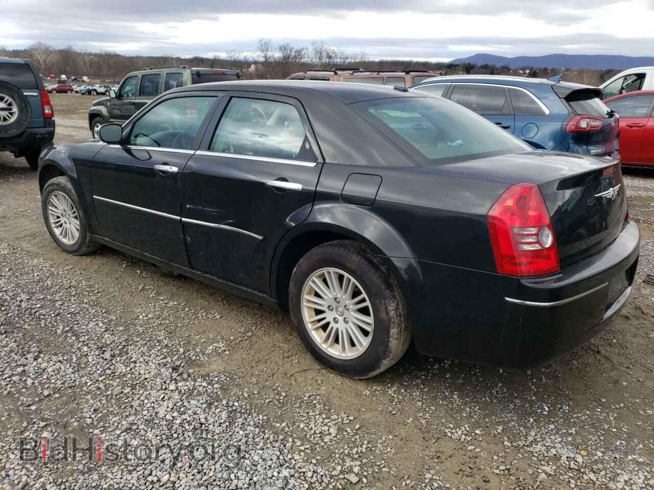 2010 CHRYSLER 300 - VIN: 2C3CA5CV9AH233052 - Фото 2