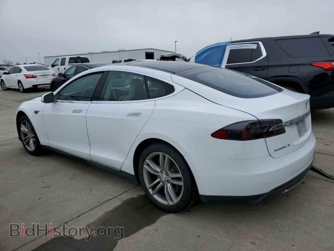 2013 TESLA MODEL S - VIN: 5YJSA1AG4DFP10999 - Фото 2