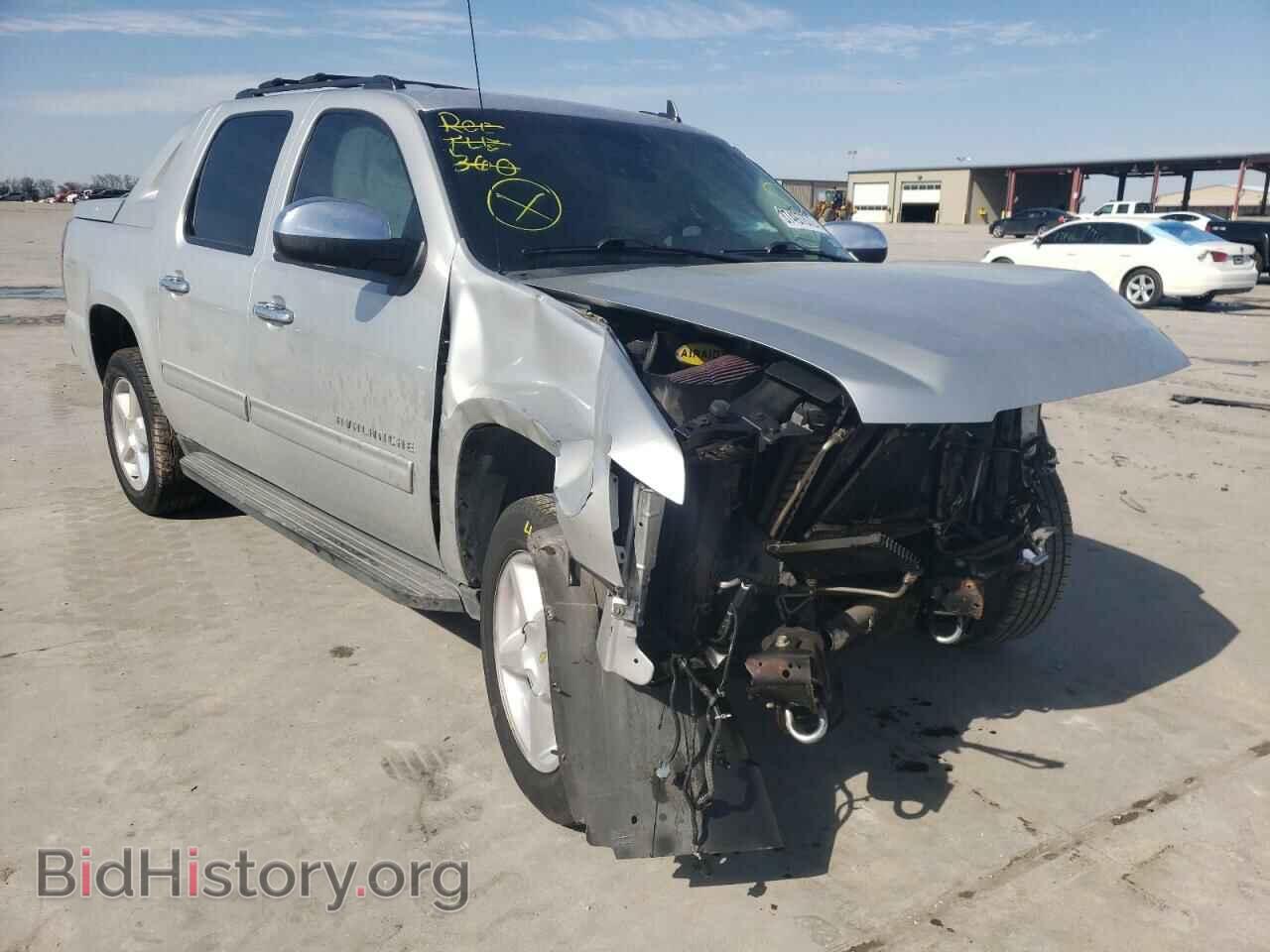 Photo 3GNMCEE09BG220760 - CHEVROLET AVALANCHE 2011