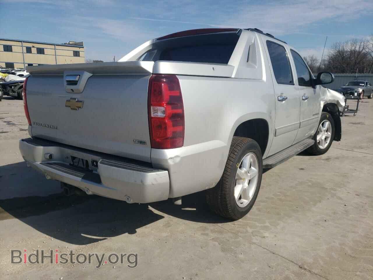 2011 CHEVROLET AVALANCHE - VIN: 3GNMCEE09BG220760 - Фото 4