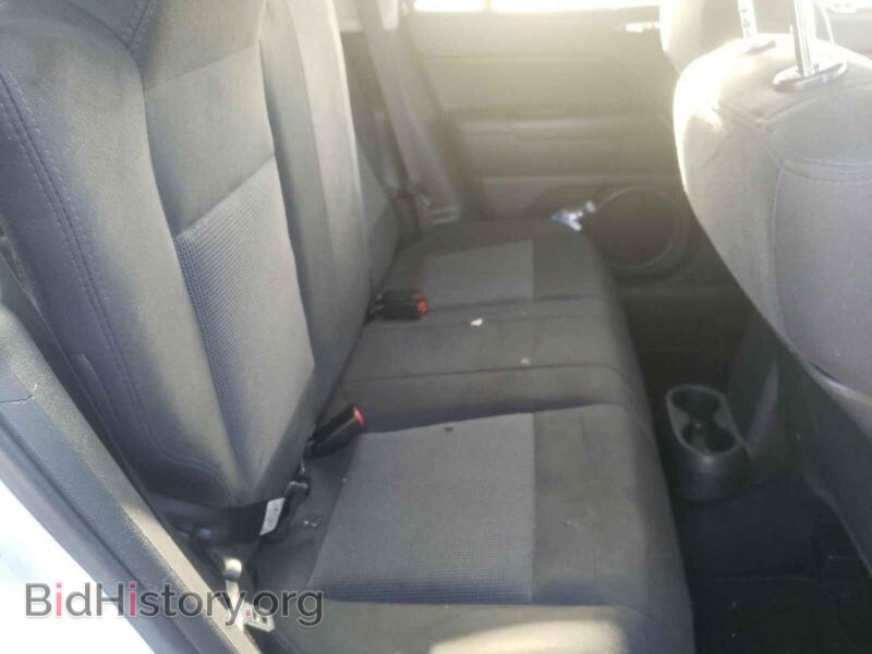 2012 Jeep COMPASS (VIN 1C4NJDEB7CD686149) — фото 6 из 10