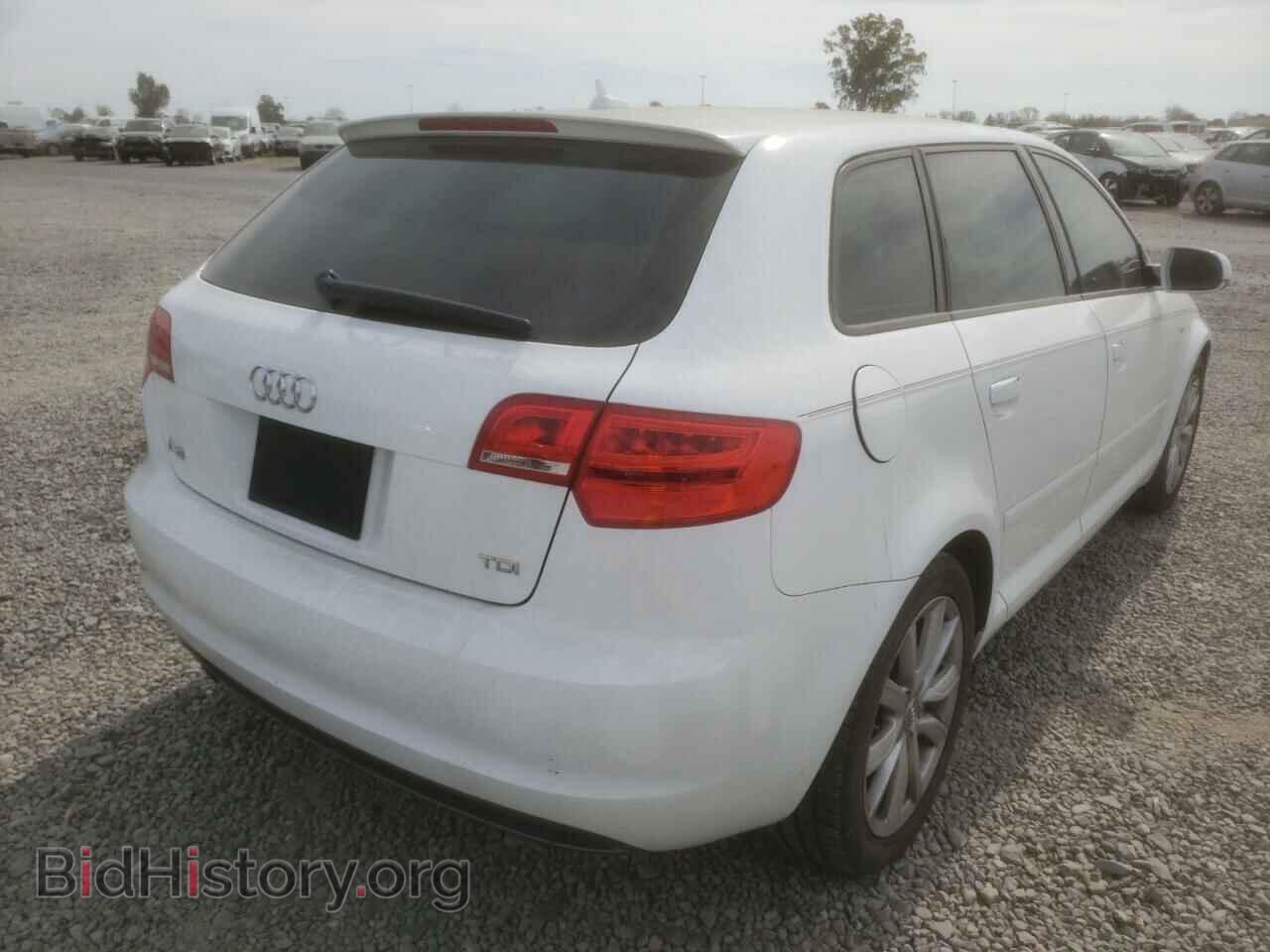 2011 AUDI A3 - VIN: WAUBJBFM3BA054561 - Photo 4