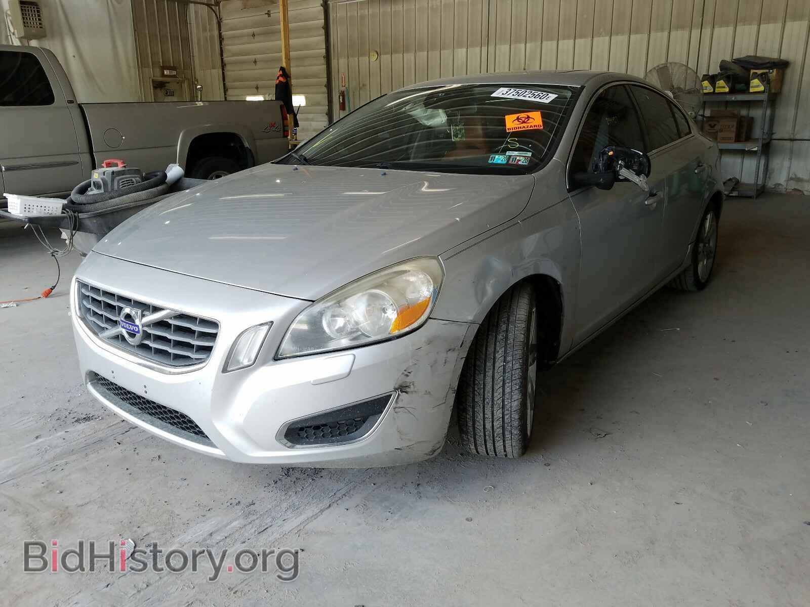 2012 VOLVO S60 - VIN: YV1622FS8C2090770 - Фото 2