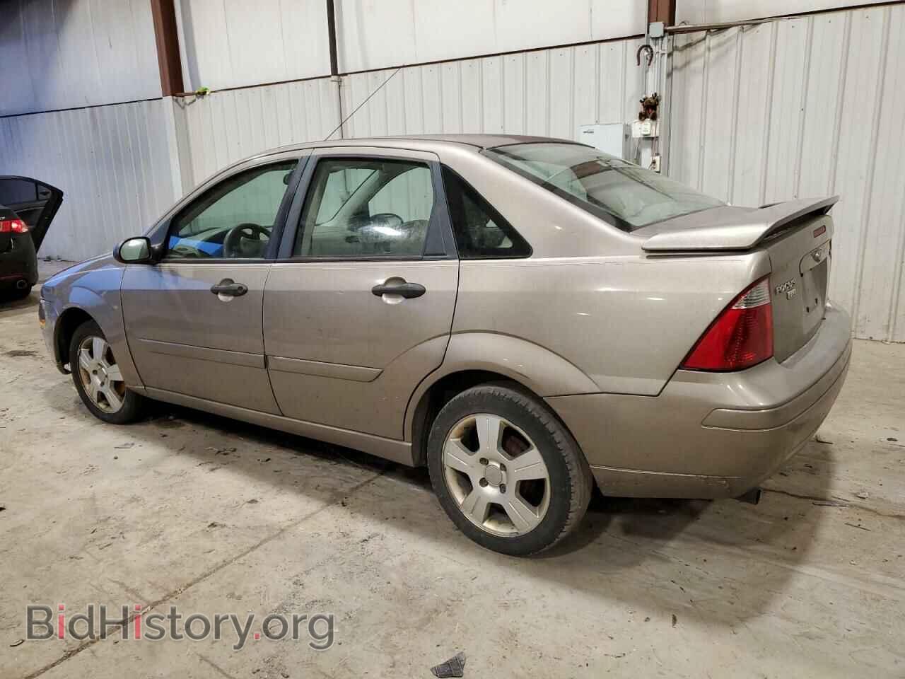 2005 FORD FOCUS - VIN: 1FAFP34N95W151684 - Фото 2