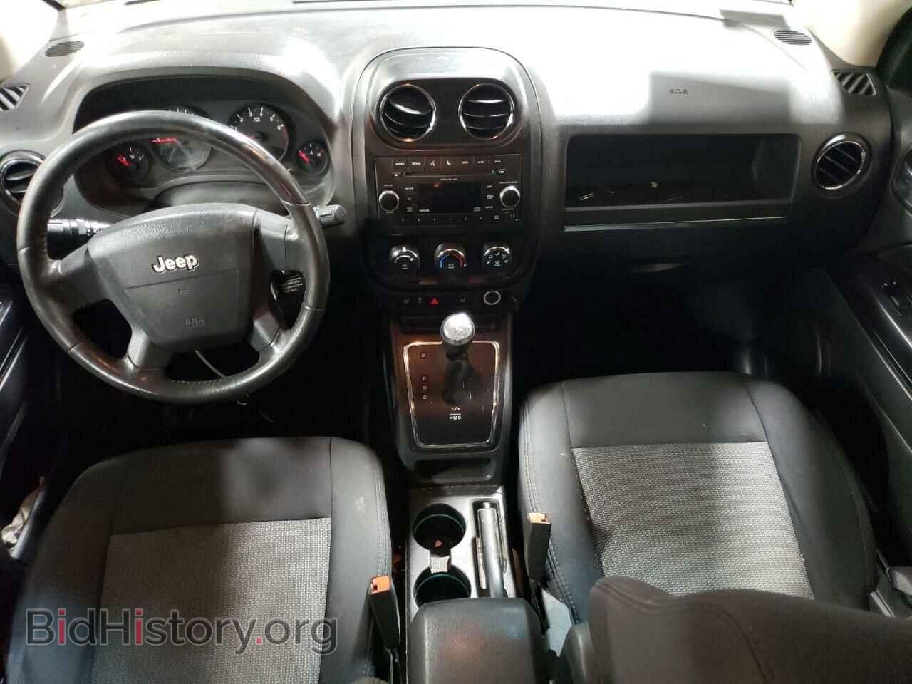 2010 JEEP COMPASS - VIN: 1J4NT1FA6AD666500 - Photo 8