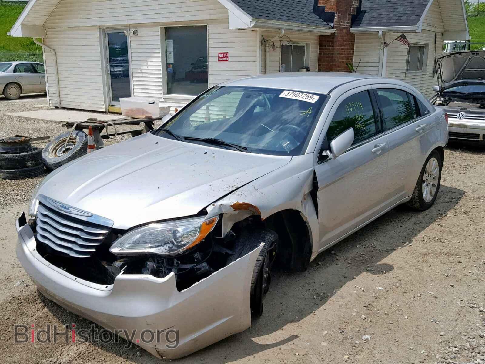 2012 CHRYSLER 200 - VIN: 1C3CCBAB1CN100703 - Фото 2