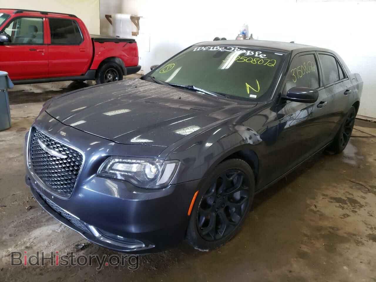 2017 CHRYSLER 300 - VIN: 2C3CCABG2HH662856 - Фото 2