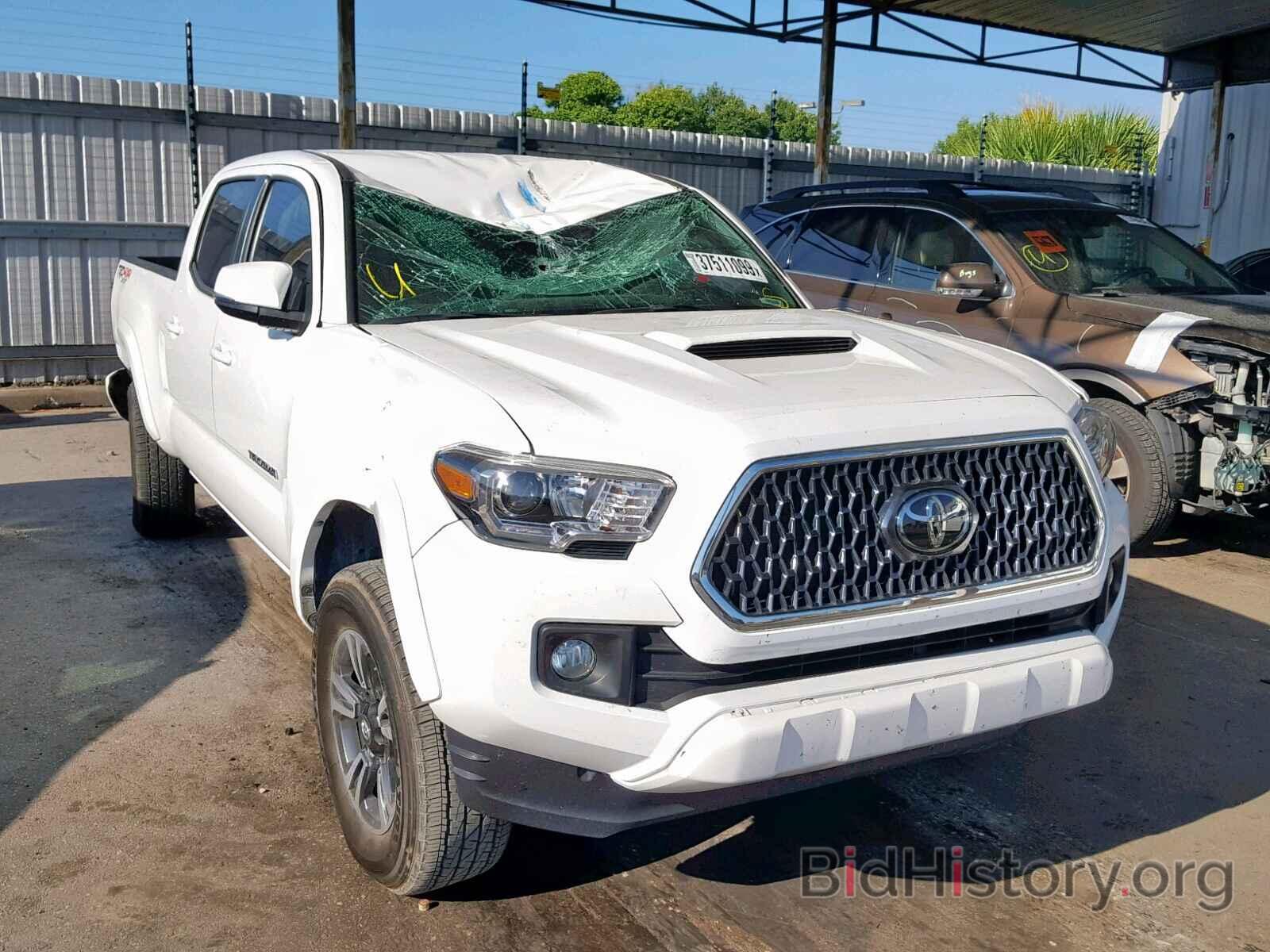 Фотография 5TFDZ5BN5JX032268 - TOYOTA TACOMA DOU 2018