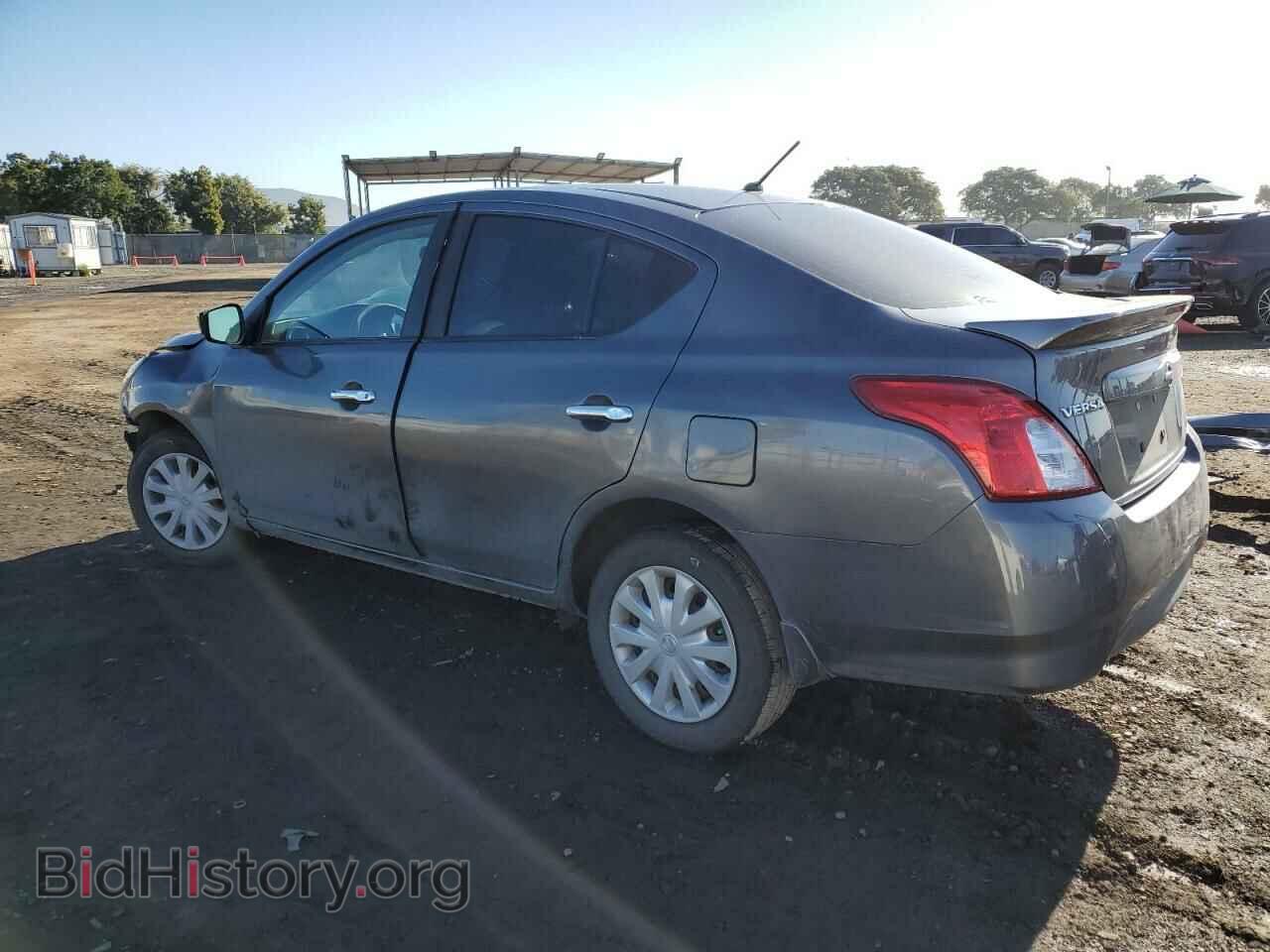 2017 NISSAN VERSA - VIN: 3N1CN7AP2HL816549 - Фото 2